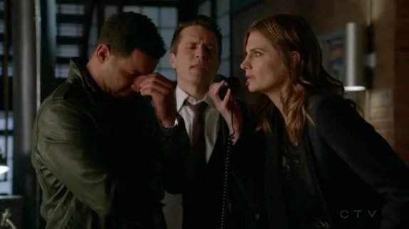 Ryan (Seamus Dever); Esposito (Jon Huertas) und Beckett (Stana Katic) &copy; ABC