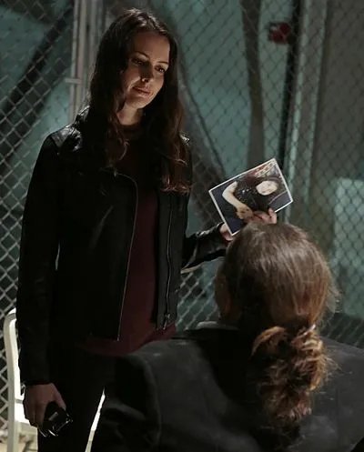 Root (Amy Acker) ist zu allem bereit; um Sameen zu finden. &copy; CBS