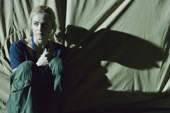 Amanda Schull in der Episode %26bdquo;Cassandra Complex%26ldquo;. © Syfy