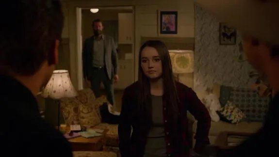Ebenso unerwartet früh kehrt Loretta McCready (Kaitlyn Dever) in die Handlung zurück. &copy; FX