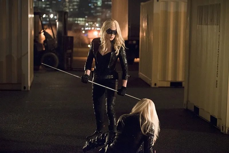 Szenenfoto aus der Episode %26bdquo;Canary%26ldquo; der US-Serie %26bdquo;Arrow%26ldquo; &copy; FOX