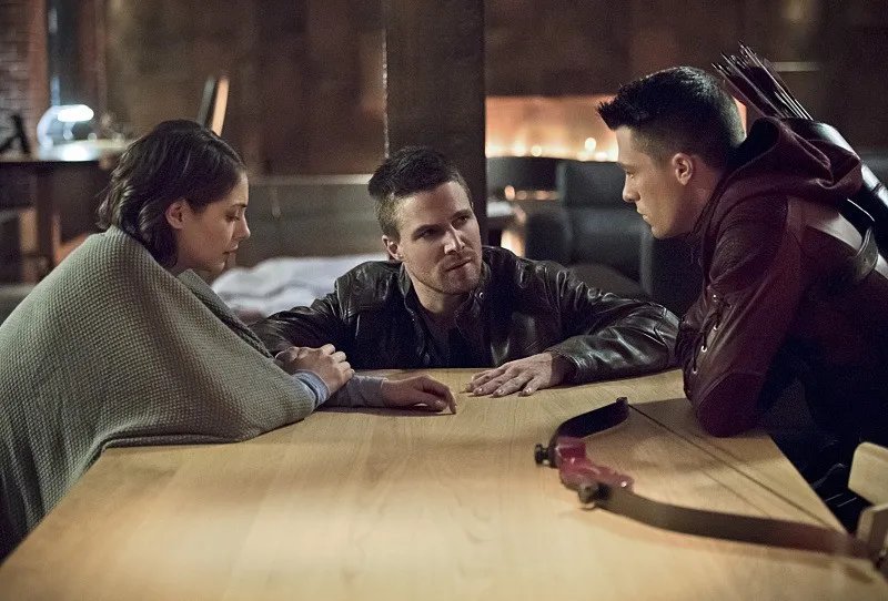 Szenenfoto aus der Episode %26bdquo;Canary%26ldquo; der US-Serie %26bdquo;Arrow%26ldquo; &copy; FOX