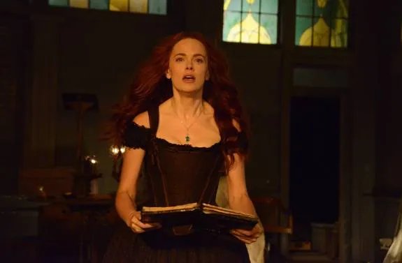 Mächtiger als jemals zuvor: Katrina (Katia Winter) in %26bdquo;Awakening%26ldquo; &copy; FOX