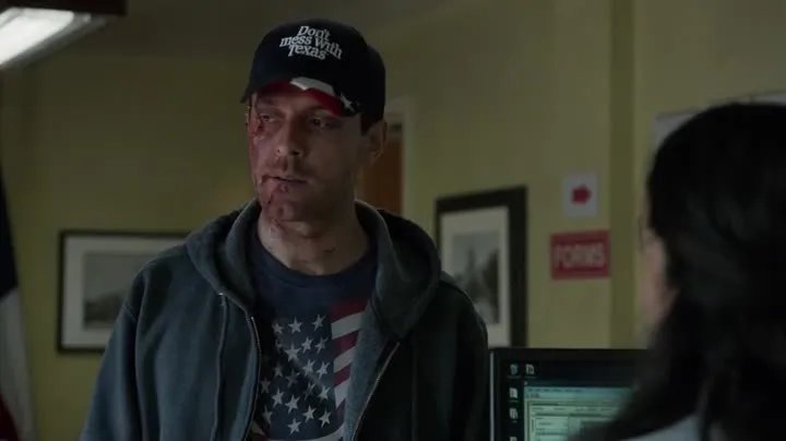 Joe (Aubrey Deeker) gibt nicht auf. &copy; CBS