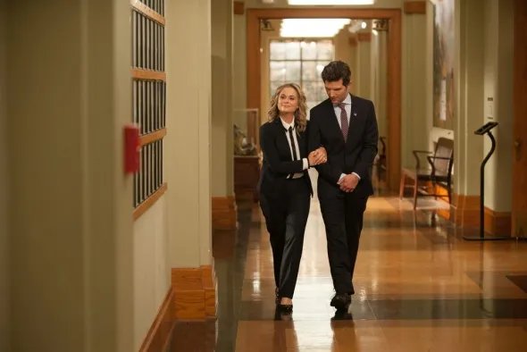 Amy Poehler und Adam Scott in %26bdquo;One Last Ride%26ldquo;. &copy; NBC