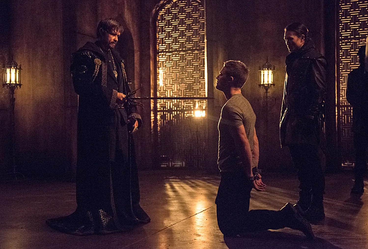 Szenenfoto aus der Episode %26bdquo;Nanda Parbar%26ldquo; der US-Serie %26bdquo;Arrow%26ldquo; &copy; FOX
