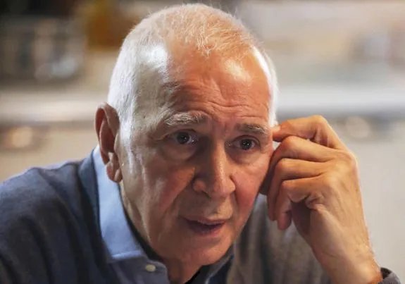 Gabriel (Frank Langella) kann von allen am besten manipulieren. © FX