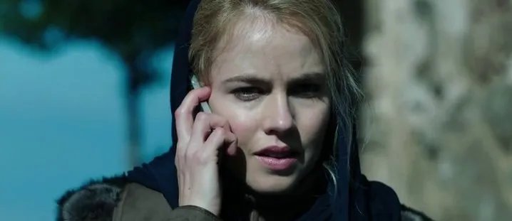 Cassandra (Amanda Schull) in Tschetschenien © Syfy