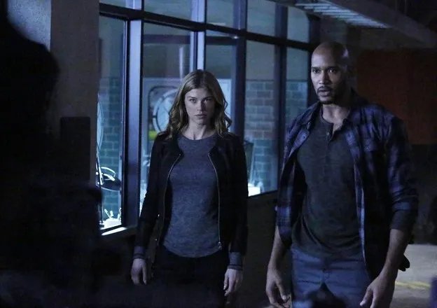 Szenenfoto aus der Episode âWho You Really Areâ der US-Serie âMarvel%26#039,s Agents of S.H.I.E.L.D.â