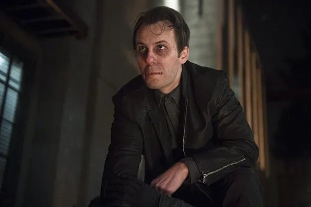 Szenenfoto aus der Episode %26bdquo;The Offer%26ldquo; der US-Serie %26bdquo;Arrow%26ldquo; &copy; The CW