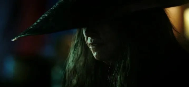 Jennifer Goines (Emily Hampshire) © Syfy
