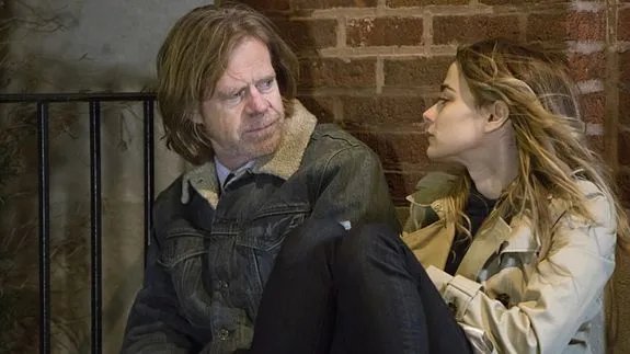 Frank (William H. Macy) entwickelt eine amouröse Faszination für Bianca (Bojana Novakovic). &copy; Showtime