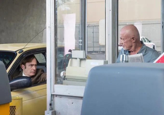 Bob Odenkirk und Jonathan Banks als Jimmy McGill und Mike Ehrmantraut in %26bdquo;Marco%26ldquo; © AMC
