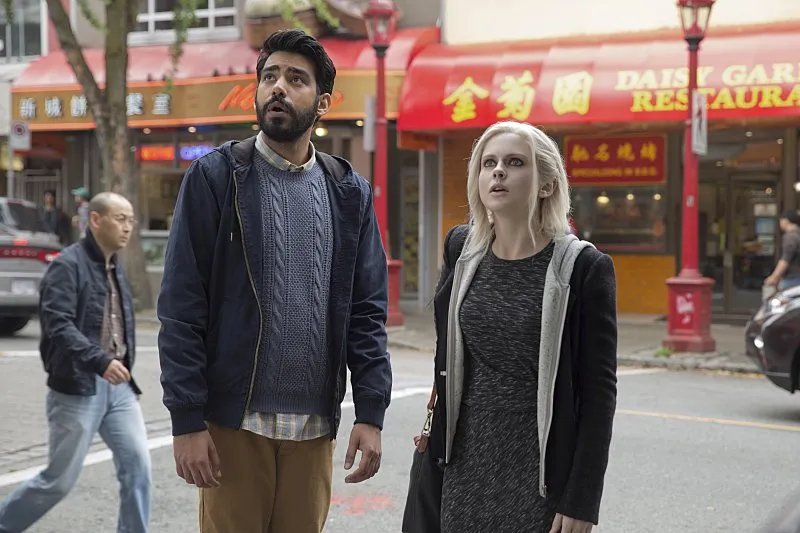 Rose McIver und Rahul Kohli in %26bdquo;iZombie%26ldquo; &copy; The CW