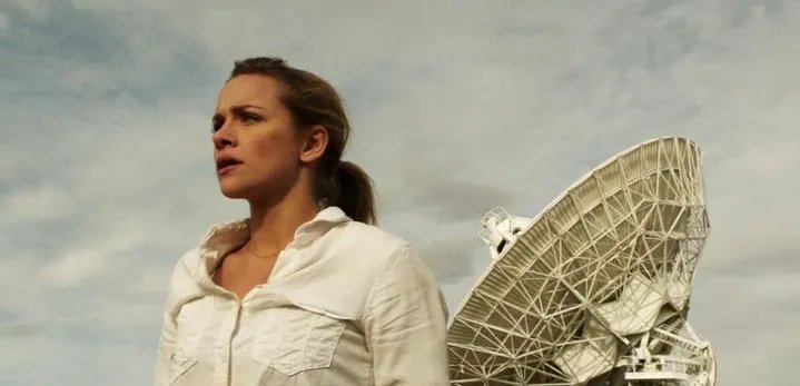 Himmelsguckerin Vera Buckley (Shantel VanSanten) &copy; The CW