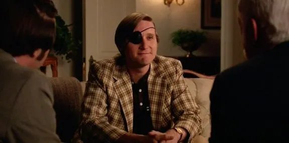 Ken Cosgrove (Aaron Staton) kostet seinen Triumph voll aus. &copy; AMC
