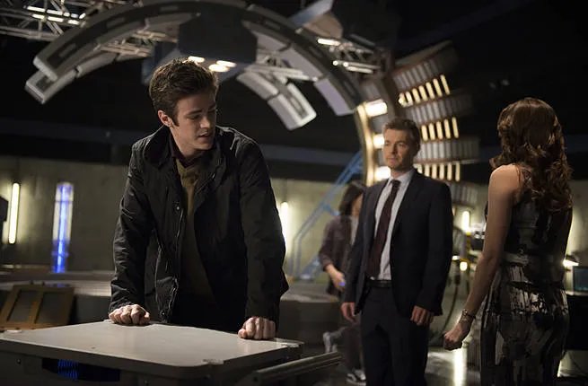 Barry (Grant Gustin) und Eddie (Rick Cosnett) in %26bdquo;The Trap%26ldquo; &copy; The CW
