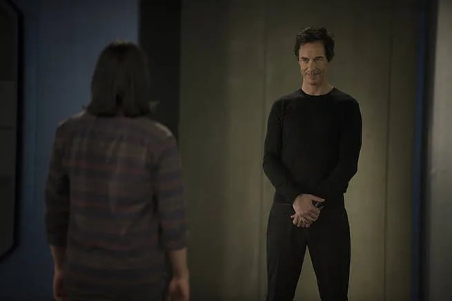 Harrison Wells aka Eobard Thawne (Tom Cavanagh) in %26bdquo;The Trap%26ldquo; &copy; The CW