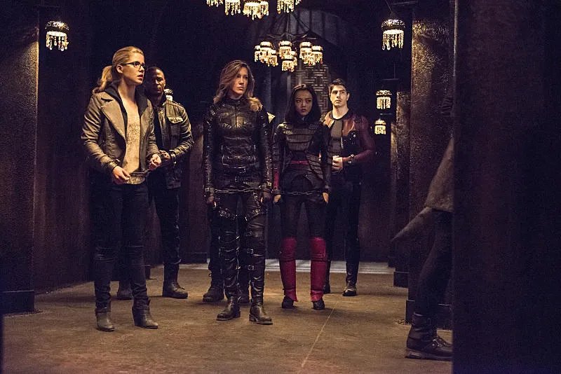 Szenenfoto aus der Episode %26bdquo;This Is Your Sword%26ldquo; der US-Serie %26bdquo;Arrow%26ldquo; &copy; The CW