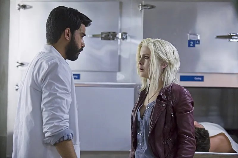 Rose McIver und Rahul Kohli in %26bdquo;iZombie%26ldquo; &copy; The CW