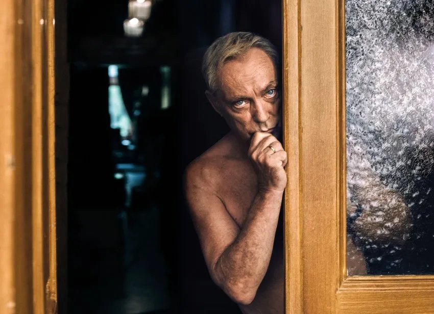 Udo Kier sprang für die Rolle des Rolf Rauchensteiner ein; nachdem der zuvor besetzte Gert Voss leider verstarb. &copy; ORF