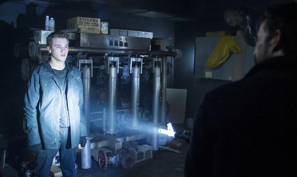 Noah Wyle und Connor Jessup in %26bdquo;Falling Skies%26ldquo; © TNT