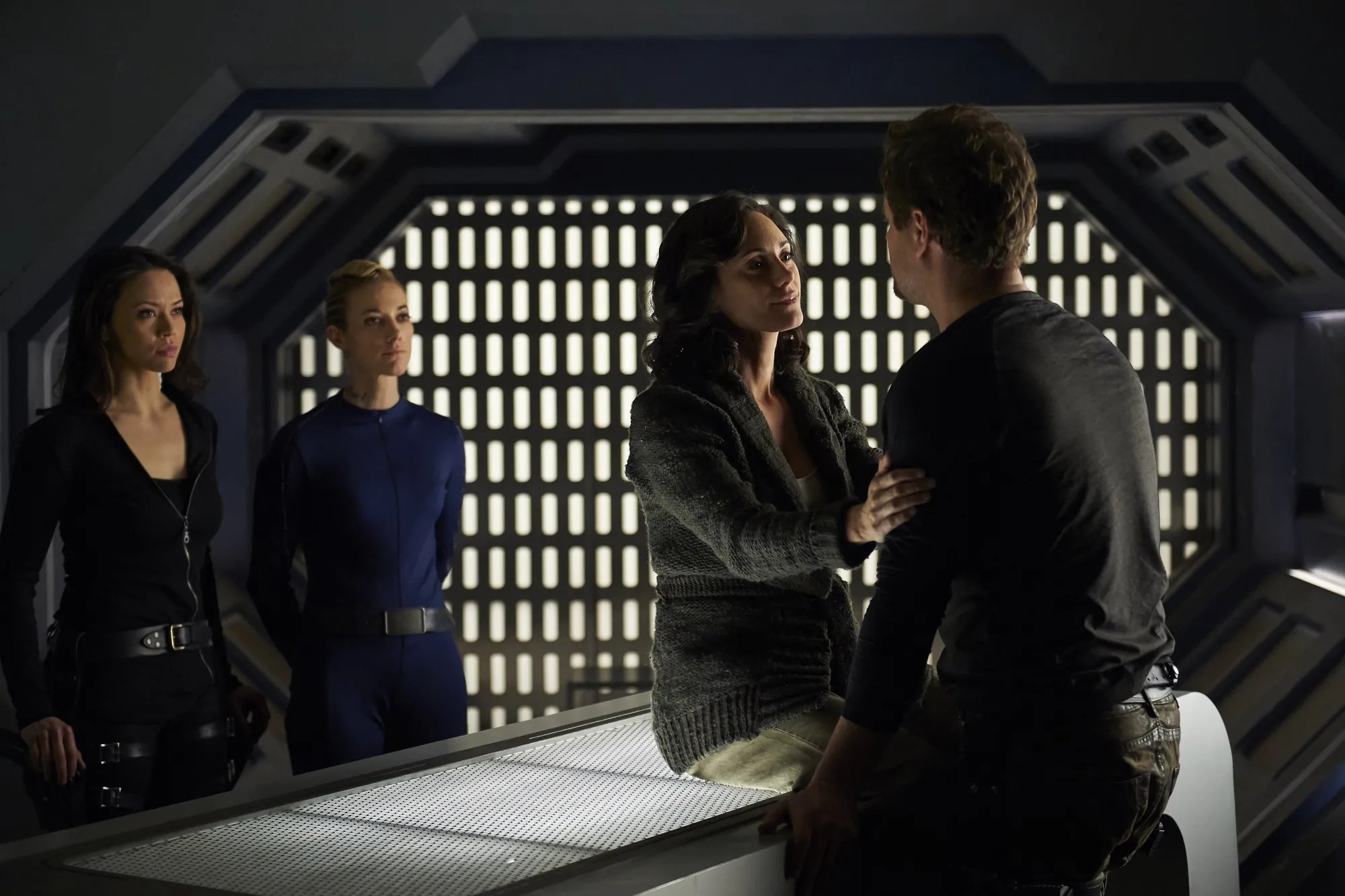 Szenenbild aus der siebten Episode %26bdquo;Dark Matter%26ldquo;Syfy