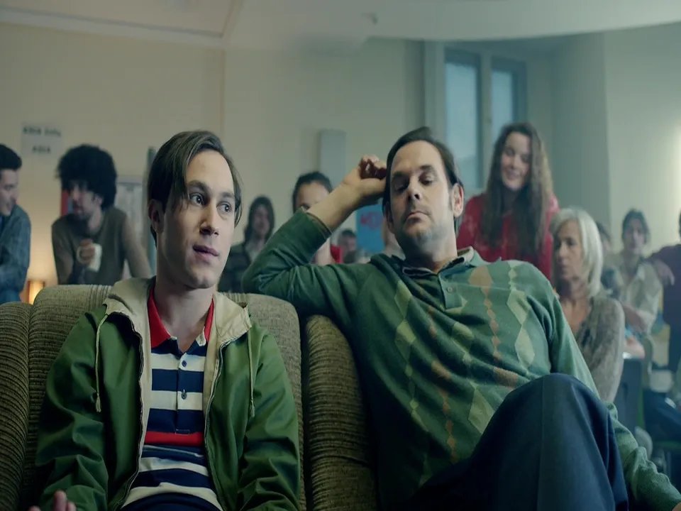 Alex (Ludwig Trepte) und Tischbier (Alexander Beyer) sympathisieren; oder? © RTL