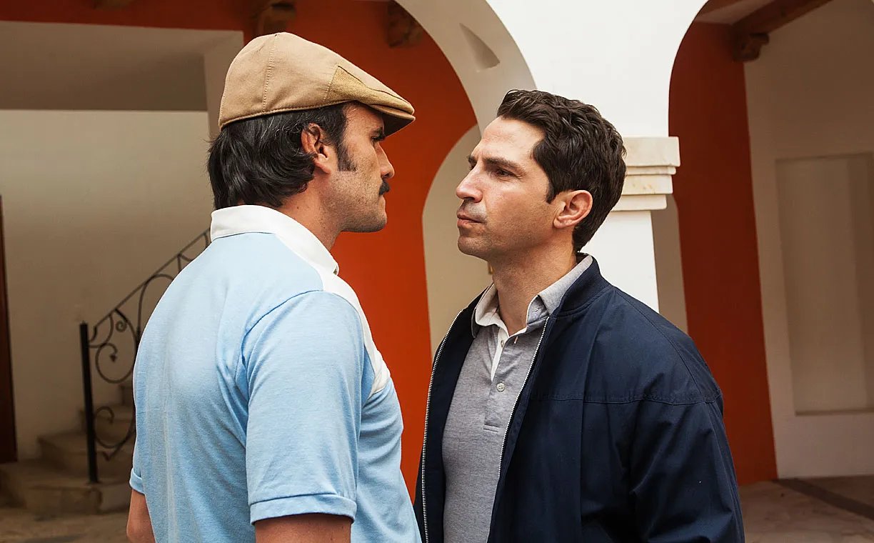 Juan Pablo Raba (l.) und Maurice Compte als Gustavo Gaviria und Horatio Carrillo in %26bdquo;Narcos%26ldquo; &copy; Netflix