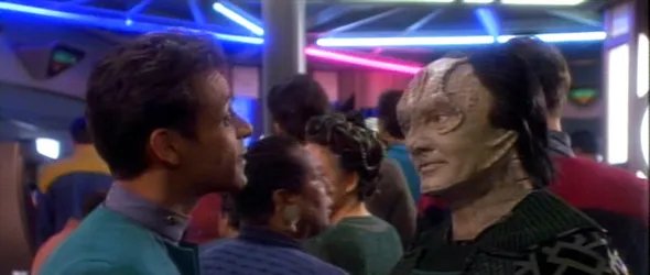 Offizielles Szenenbild aus der %26bdquo;Star Trek: Deep Space Nine%26ldquo;-Episode %26bdquo;The Wire%26ldquo; &copy; Paramount
