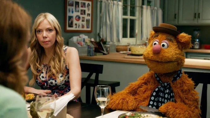 Fozzy auf seinem Date mit Becky in %26bdquo;The Muppets%26ldquo; &copy; ABC