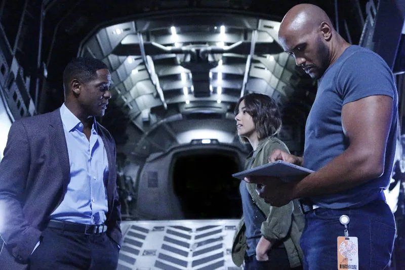 Szenenfoto aus der Episode %26bdquo;Purpose in the Machine%26ldquo; der US-Serie %26bdquo;Marvel%26#039;s Agents of S.H.I.E.L.D.%26ldquo; © ABC