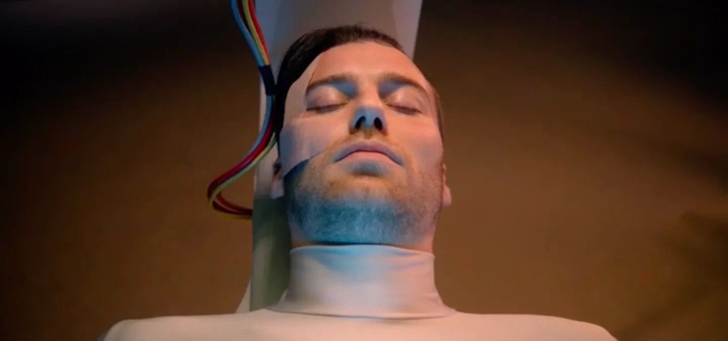 Francis (Peter Mooney) erinnert nicht nur den Reviewer an einen gewissen Uhrenmacher. © NBC