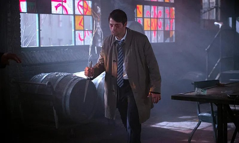 Castiel in der Episode %26bdquo;Out of the Darkness; Into the Fire%26ldquo; &copy; The CW