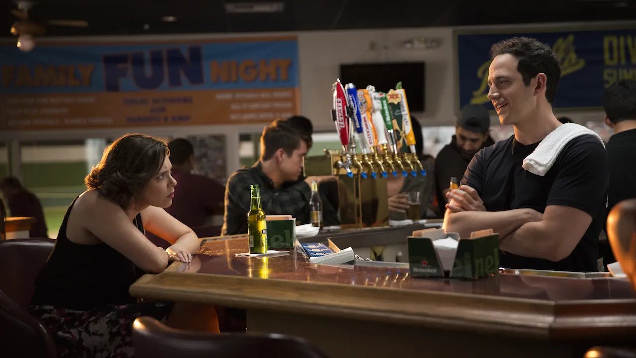 Rachel Bloom und Santino Fontana in %26bdquo;Crazy Ex-Girlfriend%26ldquo; &copy; The CW