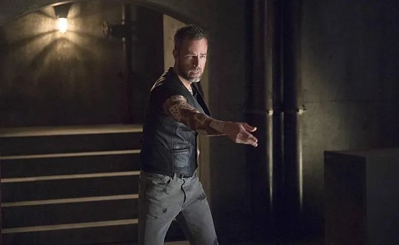 Szenenbild aus der Arrow-Episode %26bdquo;Restauration%26ldquo; &copy; The CW