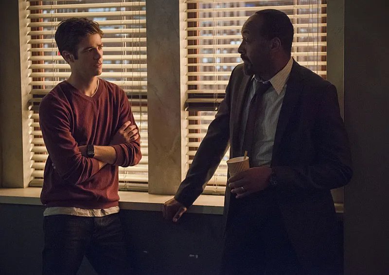 Barry (Grant Gustin) und Joe (Jesse L. Martin) in %26bdquo;The Fury of Firestorm%26ldquo;. © The CW