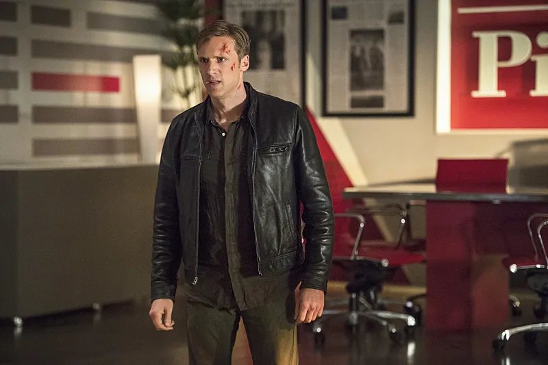Teddy Sears in %26bdquo;The Darkness and the Light%26ldquo; &copy; The CW