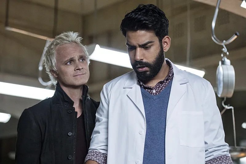 David Anders und Rahul Kohli in %26bdquo;iZombie%26ldquo; &copy; The CW
