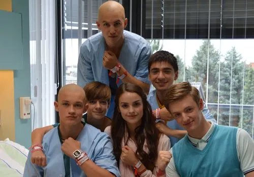 Der Cast vom %26bdquo;Club der roten Bänder%26ldquo; &copy; Serienjunkies.de / Christian Junklewitz