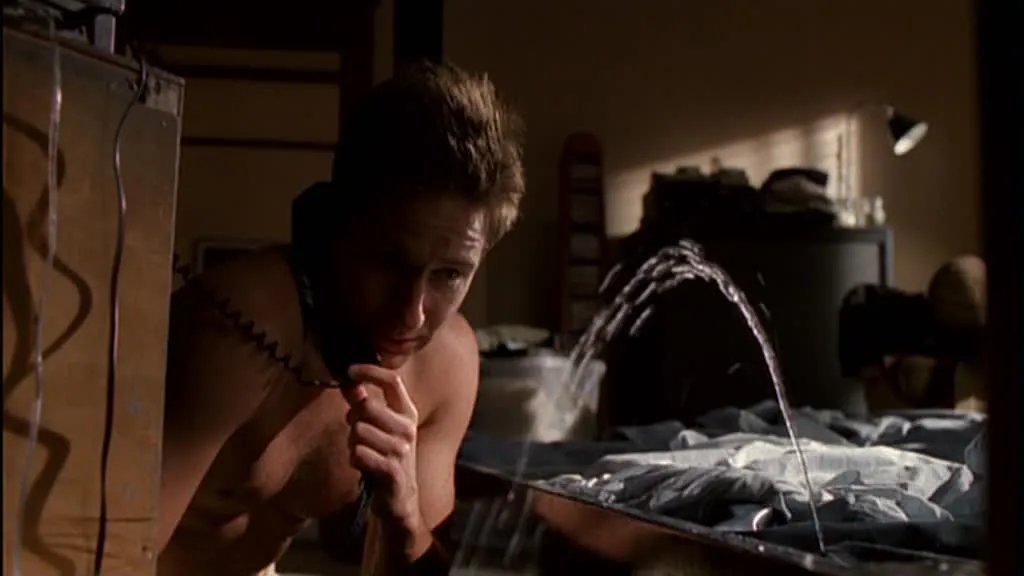Mulder (David Duchovny) wants to shoot the whole day down. &copy; FOX