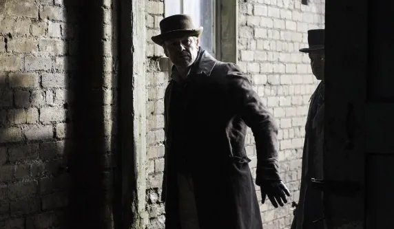 Marlott (Sean Bean) und Nightingale (Richie Campbell) © ITV