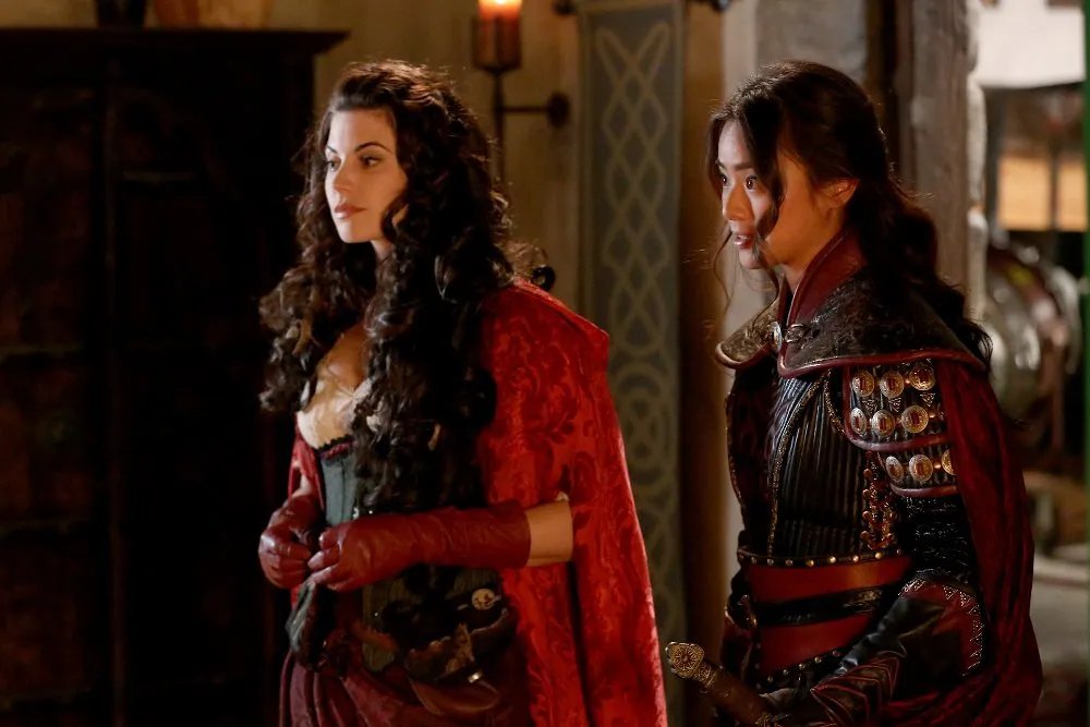Meghan Ory und Jamie Chung in %26bdquo;Once Upon a Time%26ldquo; &copy; ABC