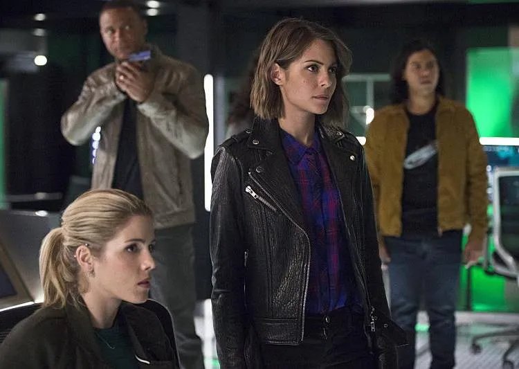 Team Arrow trifft erneut auf Team Flash in %26bdquo;Legends of Today (1)%26ldquo;. &copy; The CW