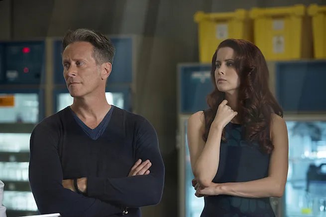 Steven Weber und Leanne Lapp in %26bdquo;iZombie%26ldquo; &copy; The CW