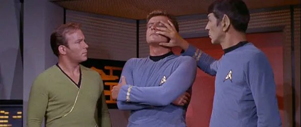 Offizielles Szenenbild aus der %26bdquo;Star Trek%26ldquo;-Episode %26bdquo;I