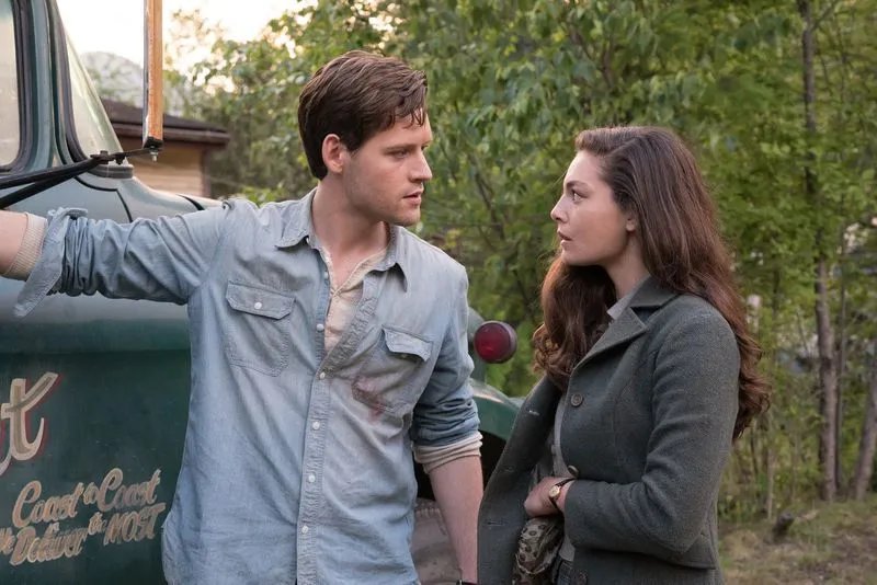 Joe (Luke Kleintank) und Juliana (Alexa Davalos) sind schicksalhaft miteinander verbunden. &copy; Amazon