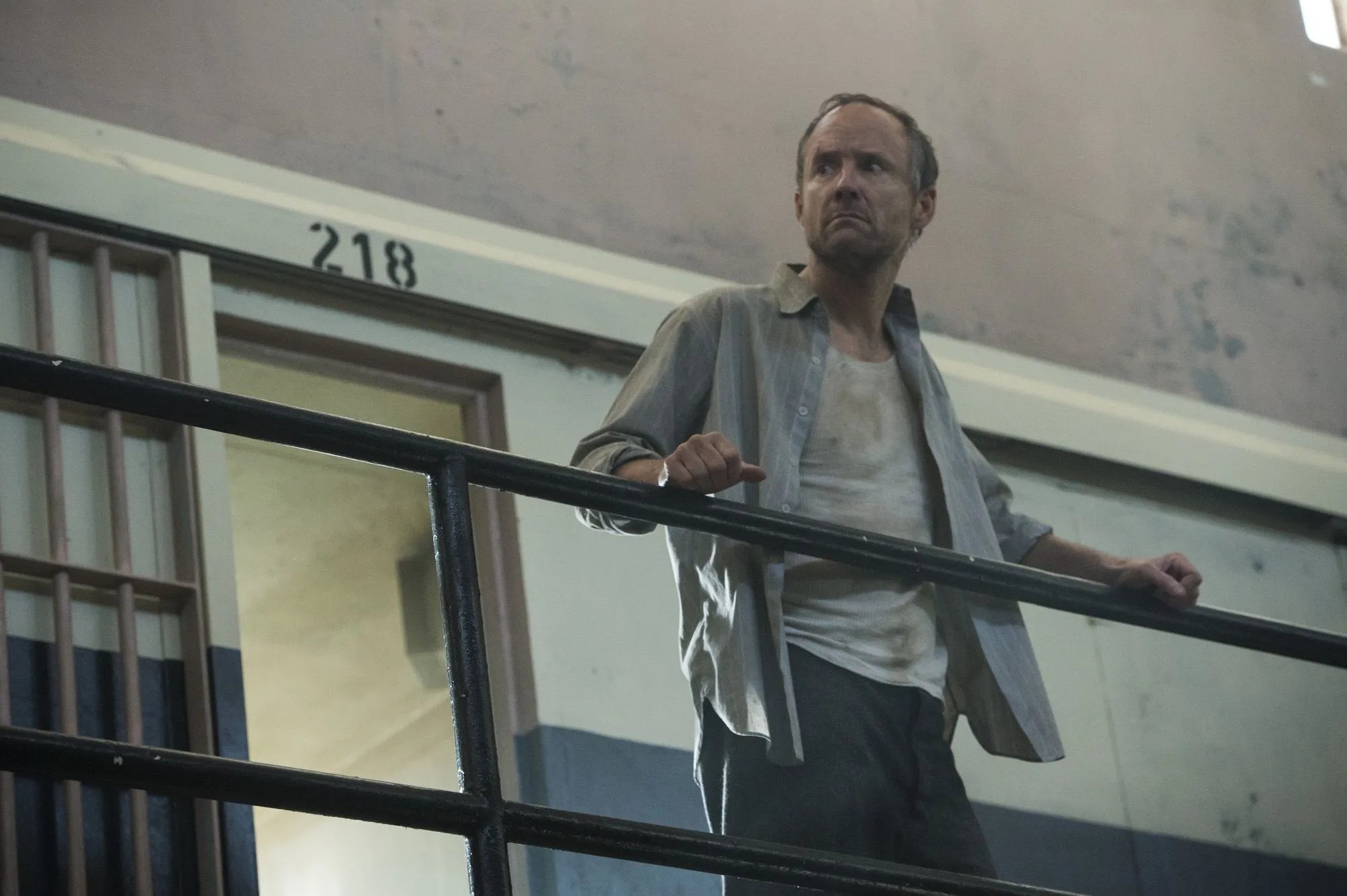 John Benjamin Hickey in %26bdquo;Manhattan%26ldquo; © WGN America