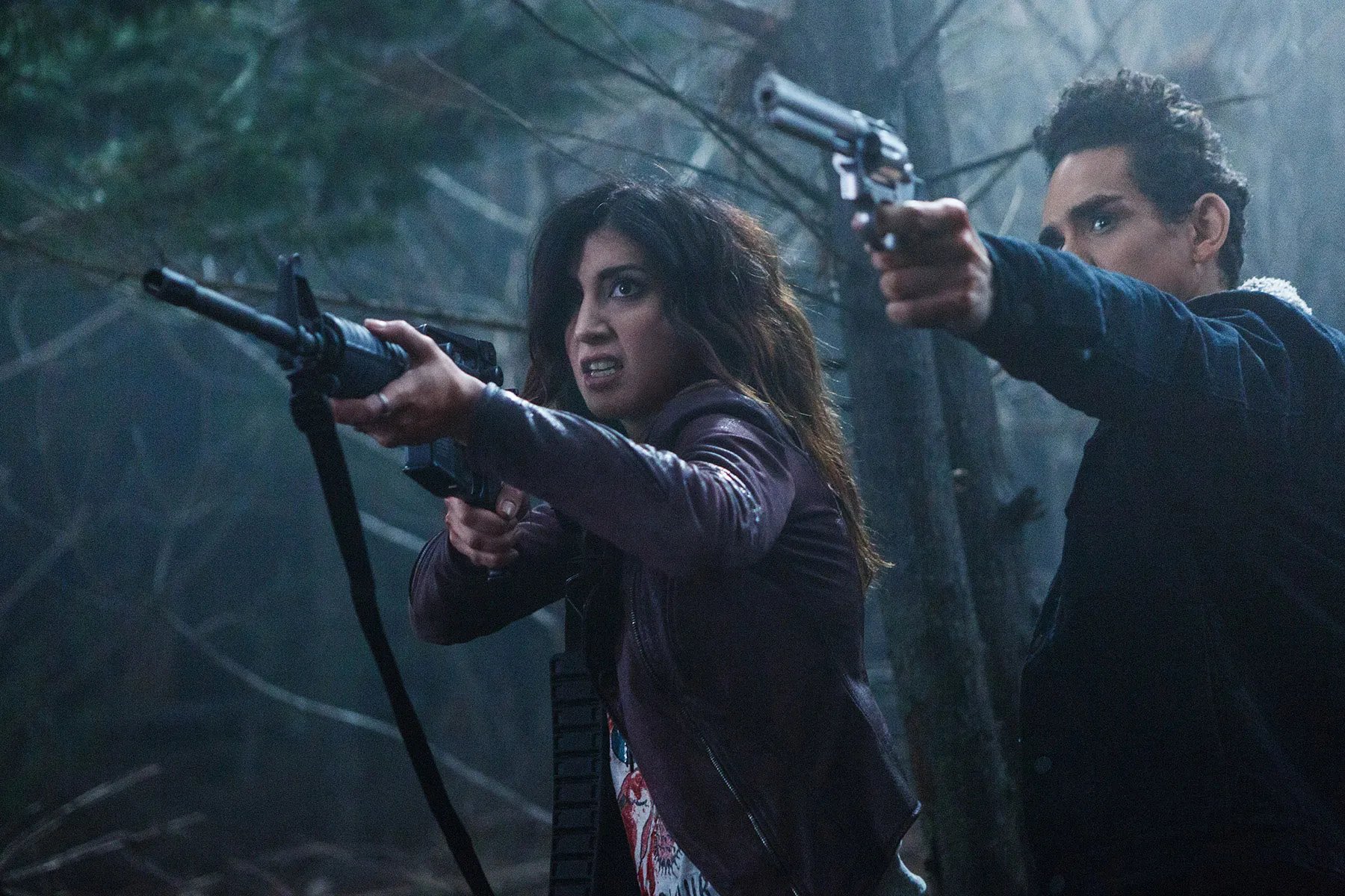 Kelly (Dana DeLorenzo) und Pablo (Ray Santiago) wissen sich mittlerweile sehr gut zu verteidigen. © Starz!