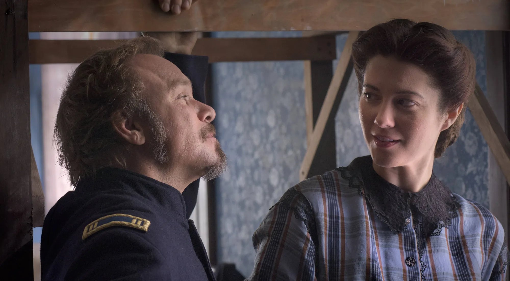 Norbert Leo Butz und Mary Elizabeth Winstead in %26bdquo;Mercy Street%26ldquo;. &copy; PBS